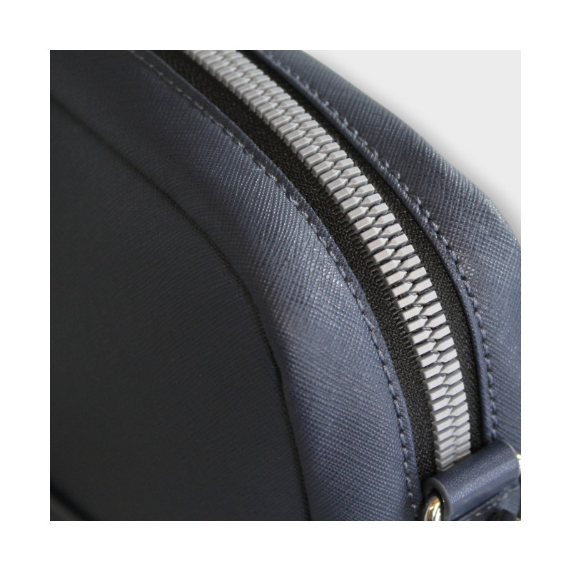 THOMAS BYZNYS TAŠKA CERRUTI I88I