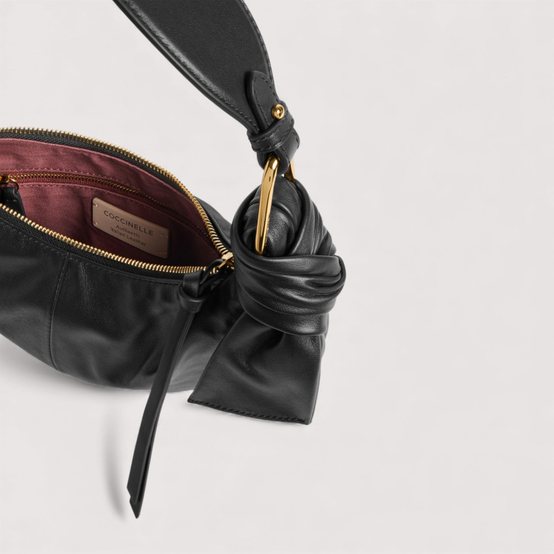 FUROSHIKI SMALL KOŽENÁ KABELKA COCCINELLE