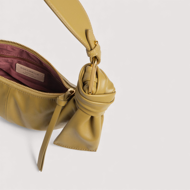 FUROSHIKI SMALL KOŽENÁ KABELKA COCCINELLE