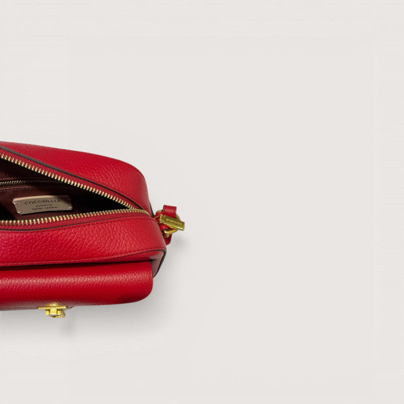 COCCINELLE BEAT SOFT SMALL KOŽENÁ KABELKA