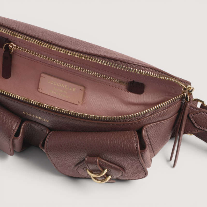 MAVERY POCKET KOŽENÁ MINI BAG/ LEDVINKA COCCINELLE