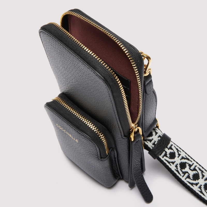 COCCINELLE PIXIE KOŽENÉ POUZDRO NA TELEFON BRUNETTE AW25