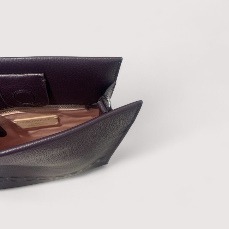 COCCINELLE MYRTHA MAXI LOGO SMALL KOŽENÁ CROSSBODY KABELKA