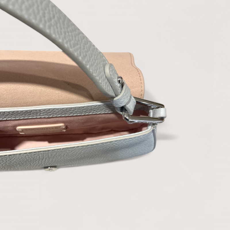 COCCINELLE MYRTHA MAXI LOGO KOŽENÁ MINI BAG